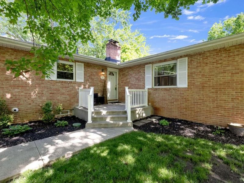 1361 Deerlick Drive, Columbus, OH 43228 Photo 4