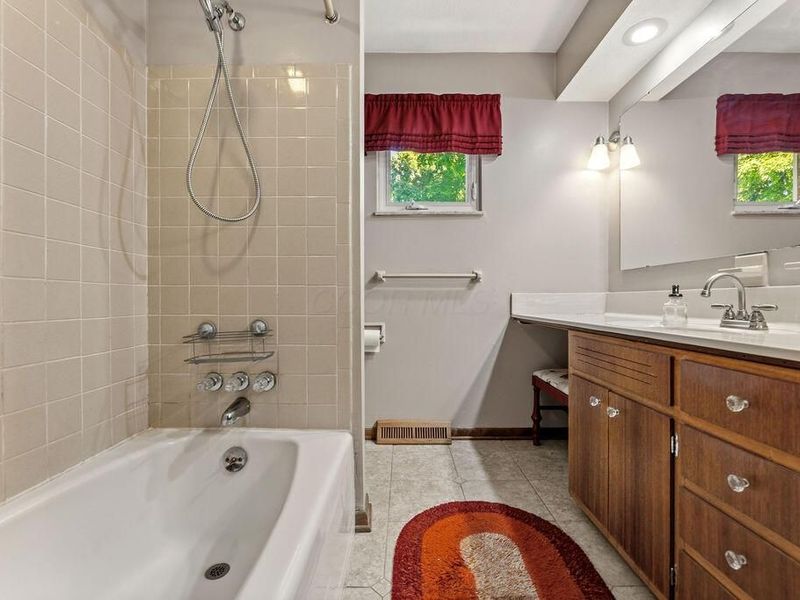 1361 Deerlick Drive, Columbus, OH 43228 Photo 51