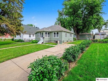 4303 Saratoga Street, Omaha, NE 68111