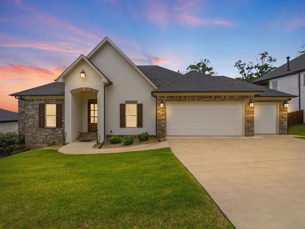 34 Sagamore Court , Maumelle, AR 72113