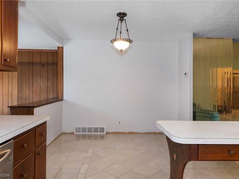 6484 State Road, Parma, OH 44134 Photo 10