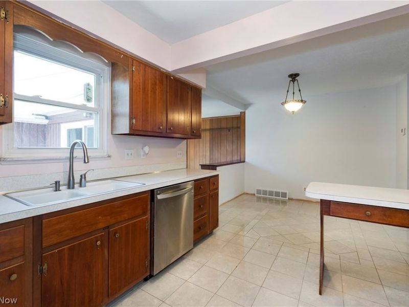 6484 State Road, Parma, OH 44134 Photo 14