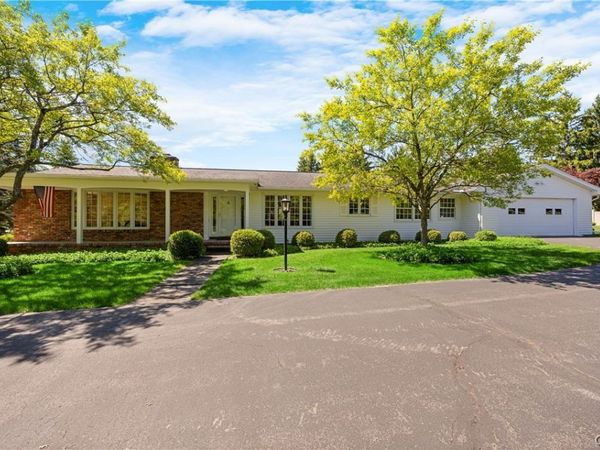 18 Clarmar Road , Fayetteville, NY 13066