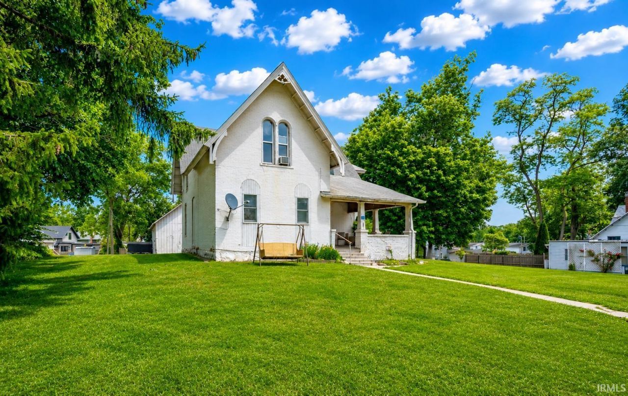 122 Crescent Street, Goshen, IN 46528 Main Photo