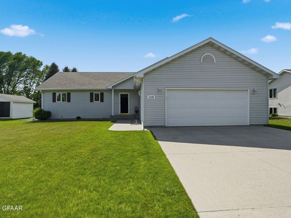 1118 18TH Avenue SE, East Grand Forks, MN 56721