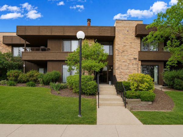 1365 N Sterling Avenue , Unit 104A, Palatine, IL 60067