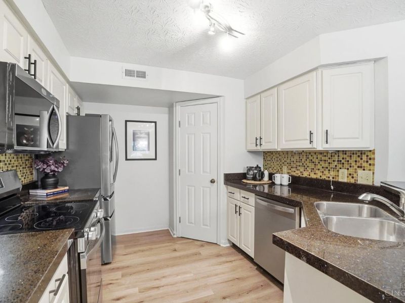 6110 Oakbridge Way, Unit 201, Miami Twp, OH 45150 Photo 18