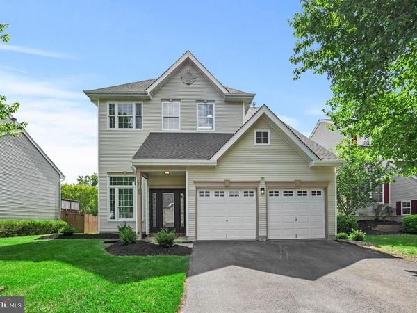 26 SHAWNEE TRAIL, BURLINGTON, NJ 08016