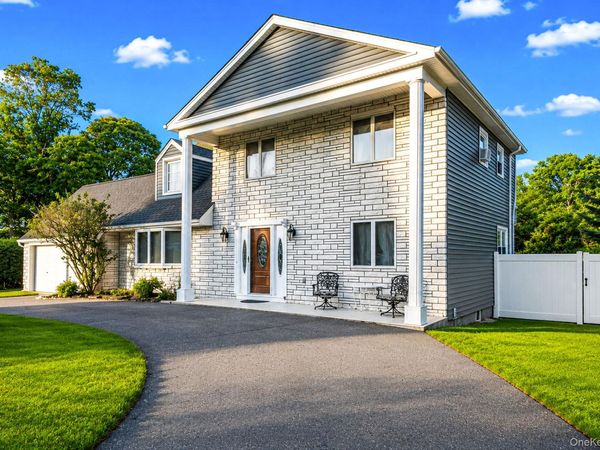 65 Avenue D , Farmingville, NY 11738