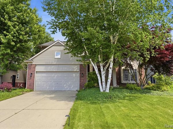 1174 Horseshoe Drive, South Lyon, MI 48178