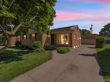 26637 Clairview Drive , Dearborn Heights, MI 48127
