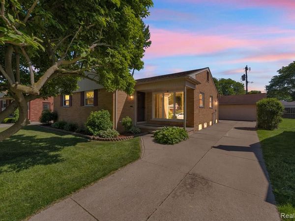 26637 Clairview Drive , Dearborn Heights, MI 48127