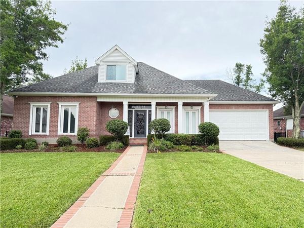3721 LAKE KRISTIN Drive , Gretna, LA 70056
