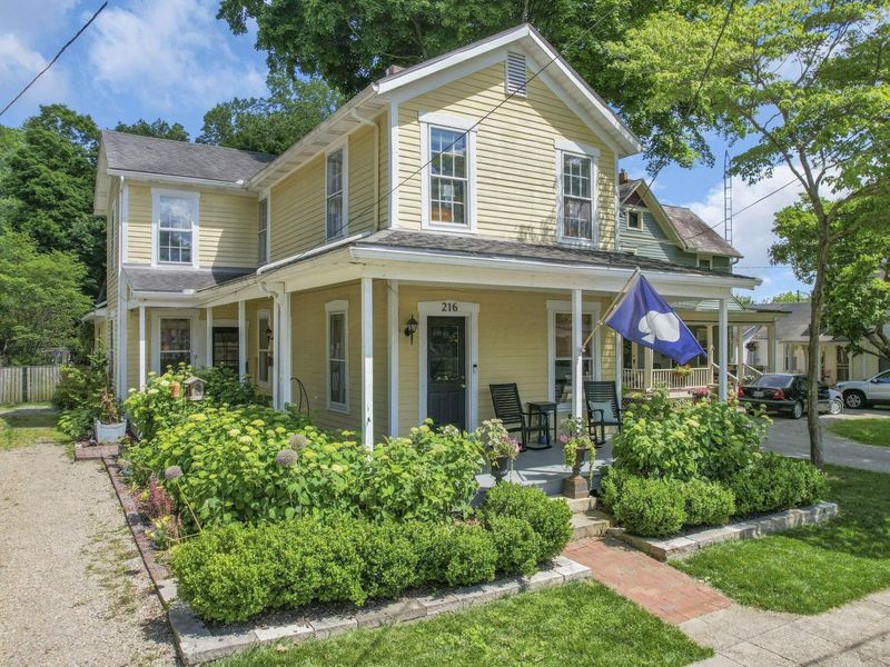 216 S Pearl Street, Granville, OH 43023 Photo 1