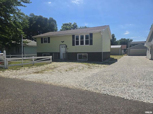 1149 PERRY Street, East Peoria, IL 61611