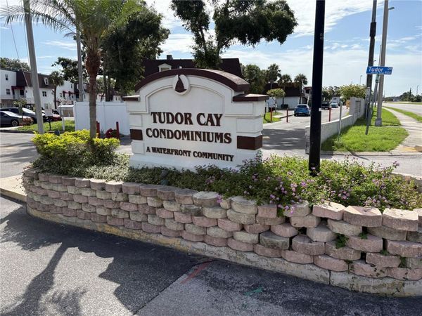 9218 TUDOR DRIVE , Unit P101, TAMPA, FL 33615