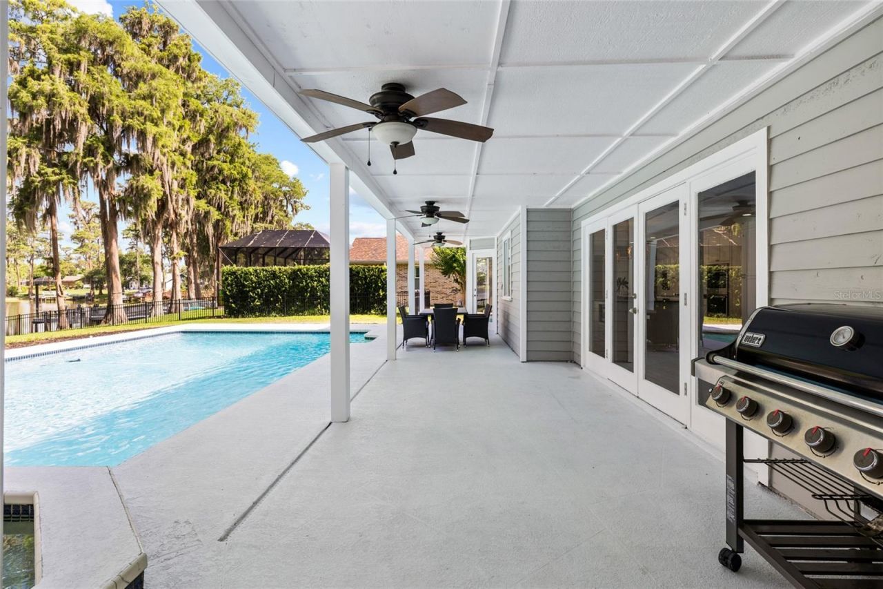 18010 Clear Lake Drive, Lutz, FL 33548 Photo