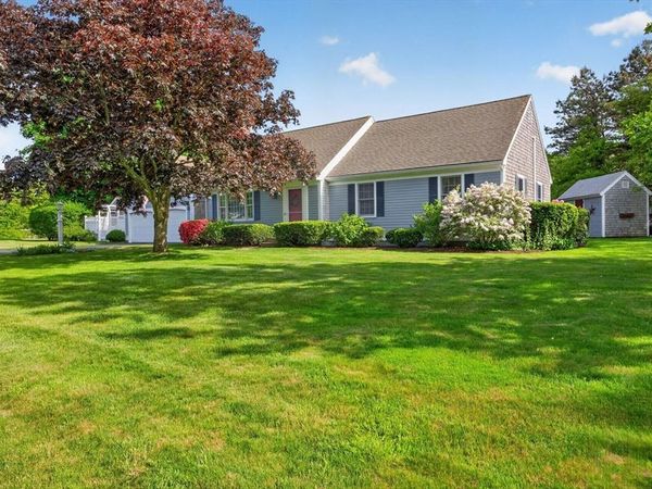 3 Crestview Dr, Harwich, MA 02645
