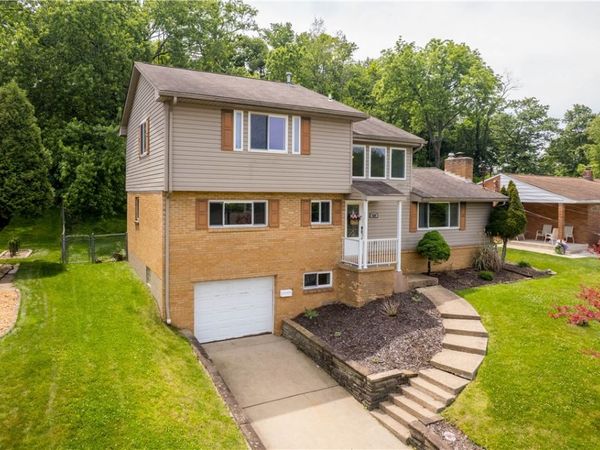 439 Woodrift Lane , Pleasant Hills, PA 15236