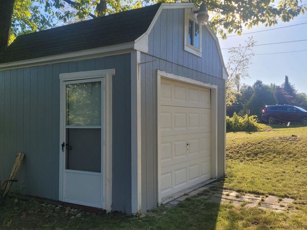 15218 Circle Drive, Millersburg, MI 49759
