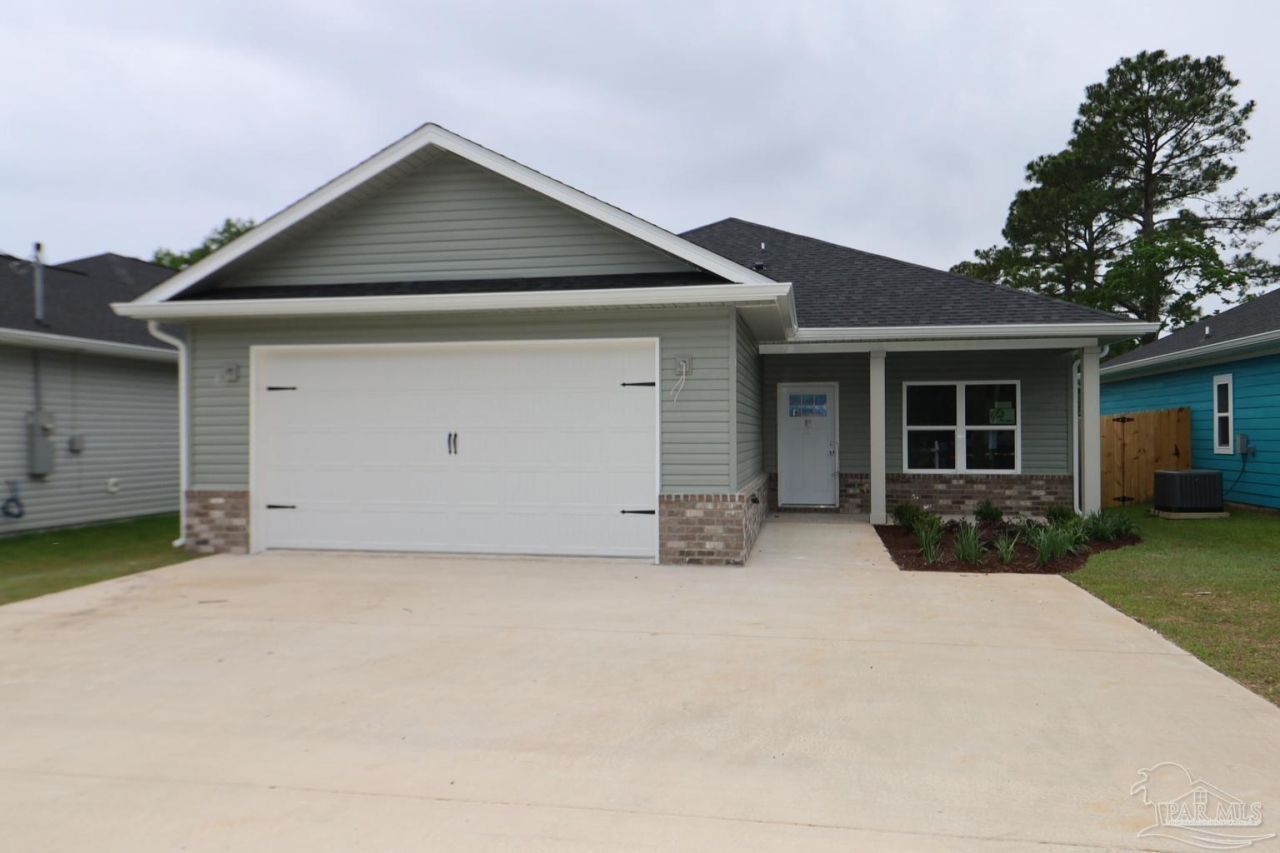 2151 Paloma St, Navarre, FL 32566 Main Photo