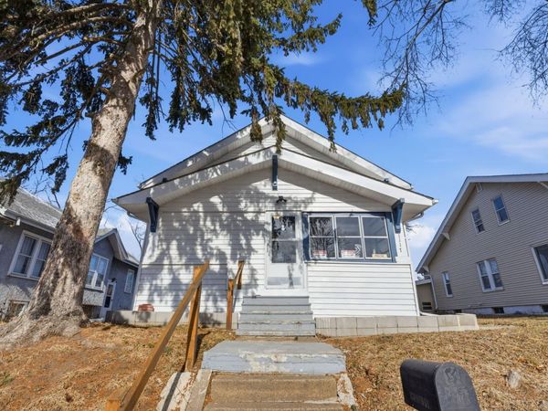 1117 19th Avenue , Rock Island, IL 61201
