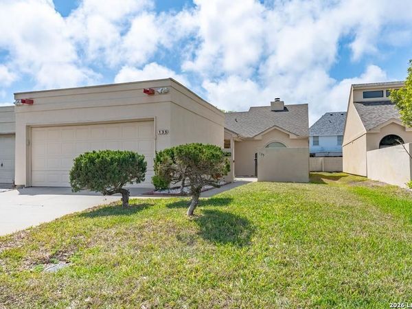 135 SANTA FE DR, Rockport, TX 78382
