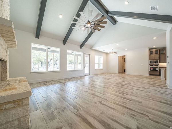 163 Pradera Ridge Drive, Floresville, TX 78114