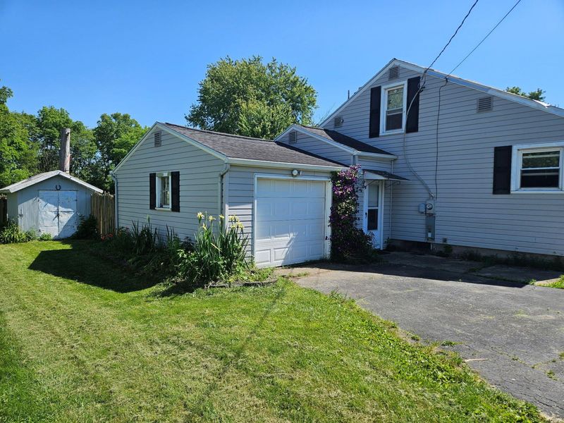 712 W Plum Street, Wapakoneta, OH 45895 Photo 2
