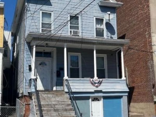 112 Washington Pl, Passaic, NJ 07055