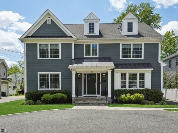 12 Monmouth Ct, Livingston, NJ 07039