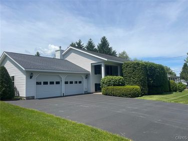 576 Stoneleigh Road , Oneida, NY 13421