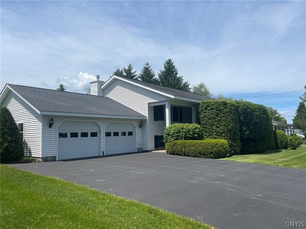 576 Stoneleigh Road , Oneida, NY 13421