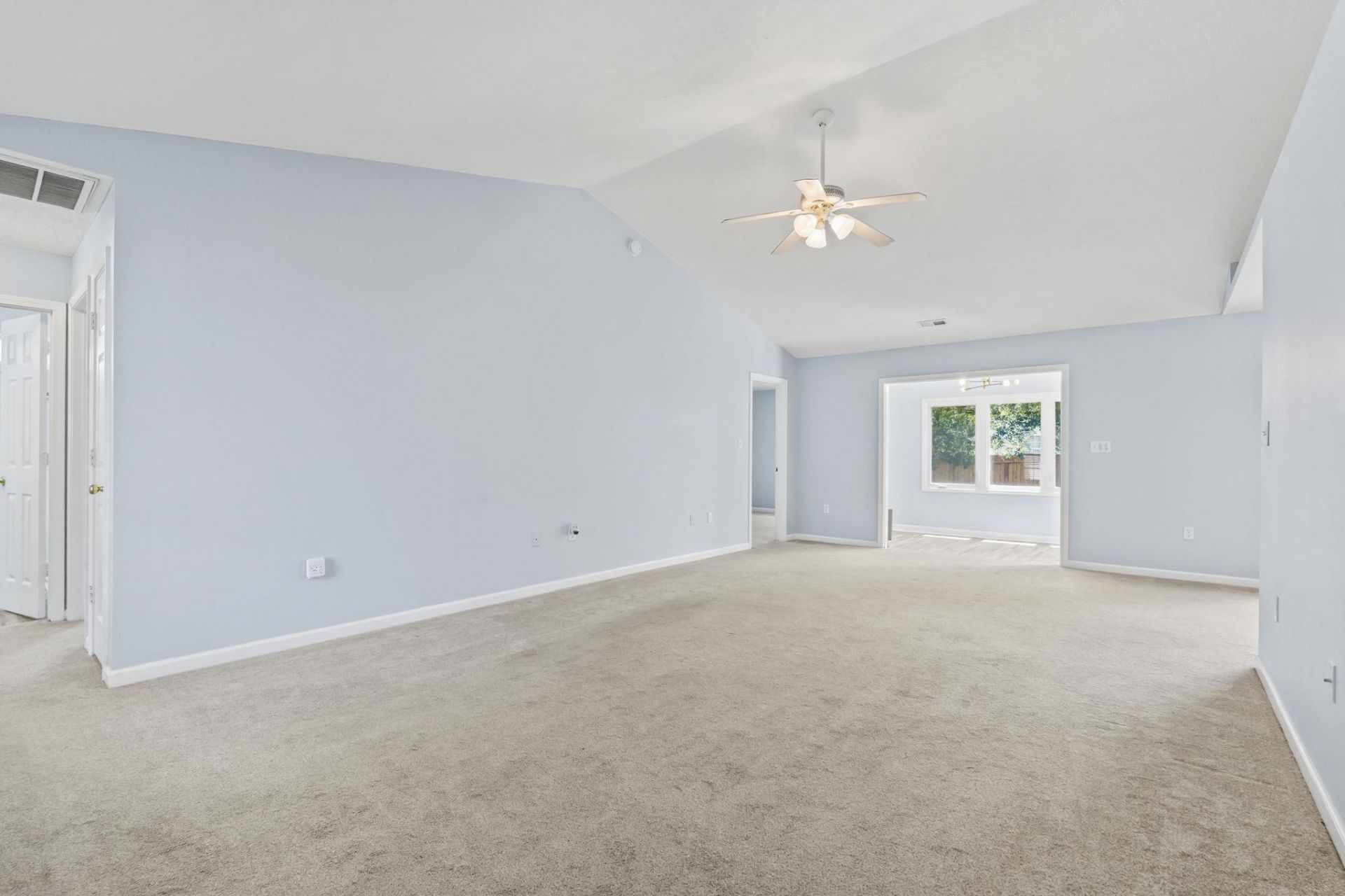 1004 Autumn Dr. Photo 16