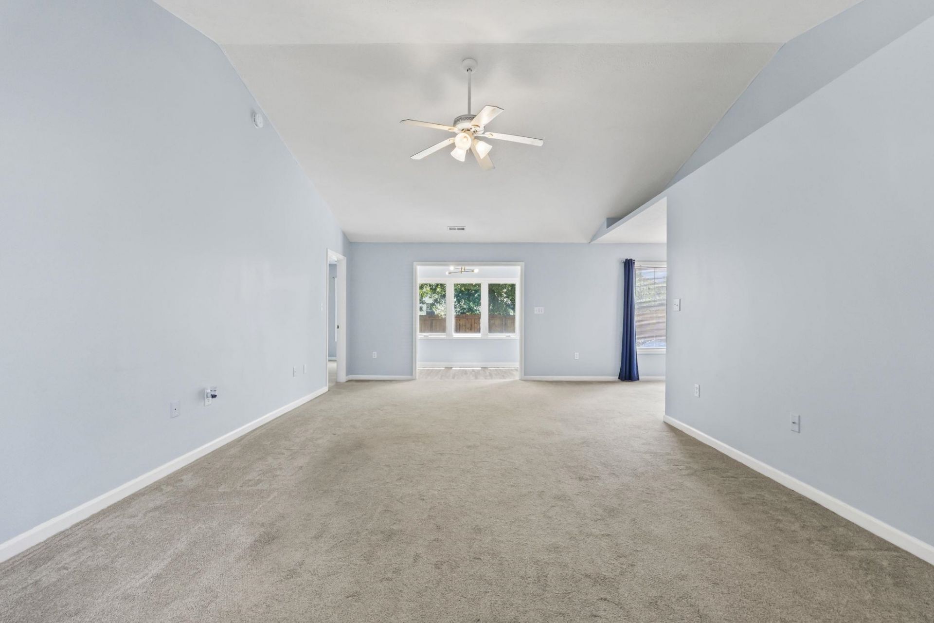 1004 Autumn Dr. Photo 18