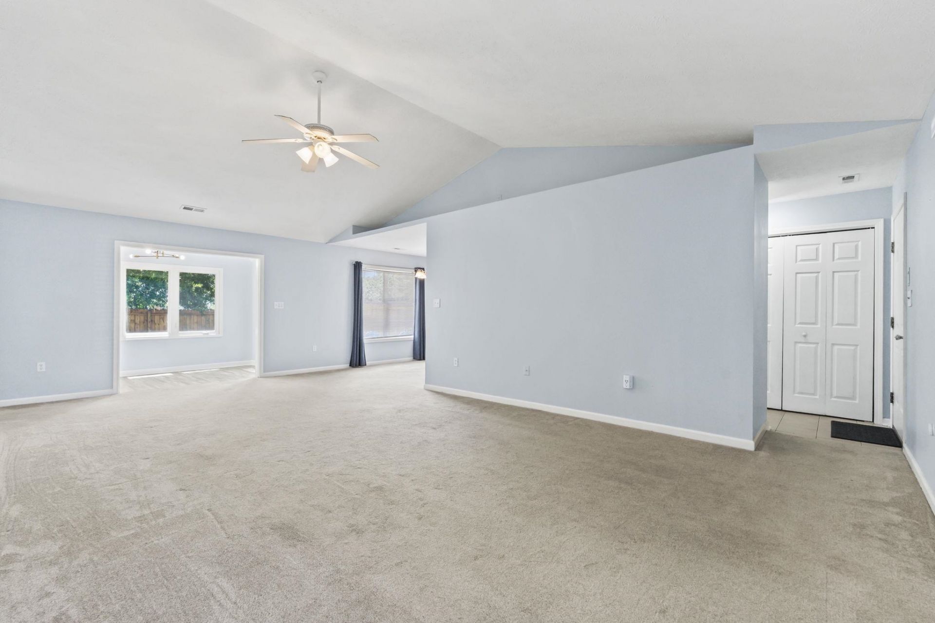 1004 Autumn Dr. Photo 19