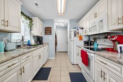1004 Autumn Dr. photo 4