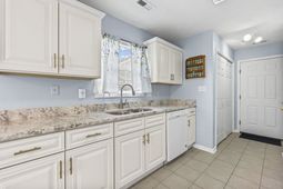 1004 Autumn Dr. photo 4