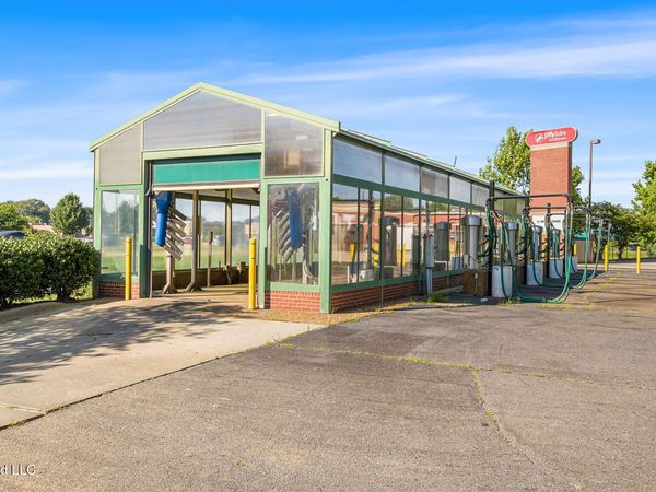 8110 Goodman Road, Olive Branch, MS 38654