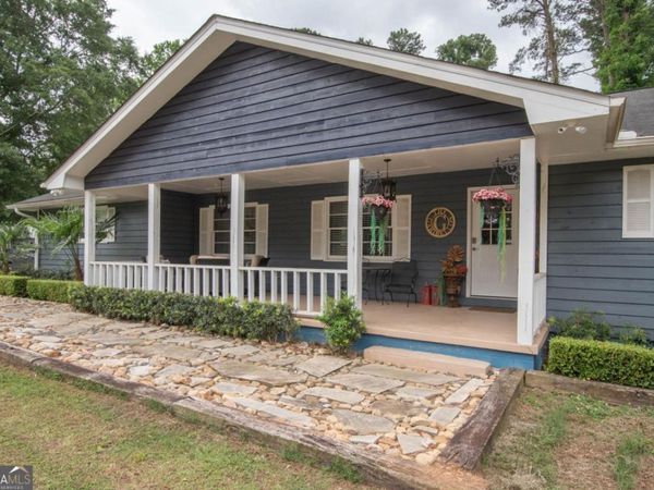 555 White Road, Fayetteville, GA 30214