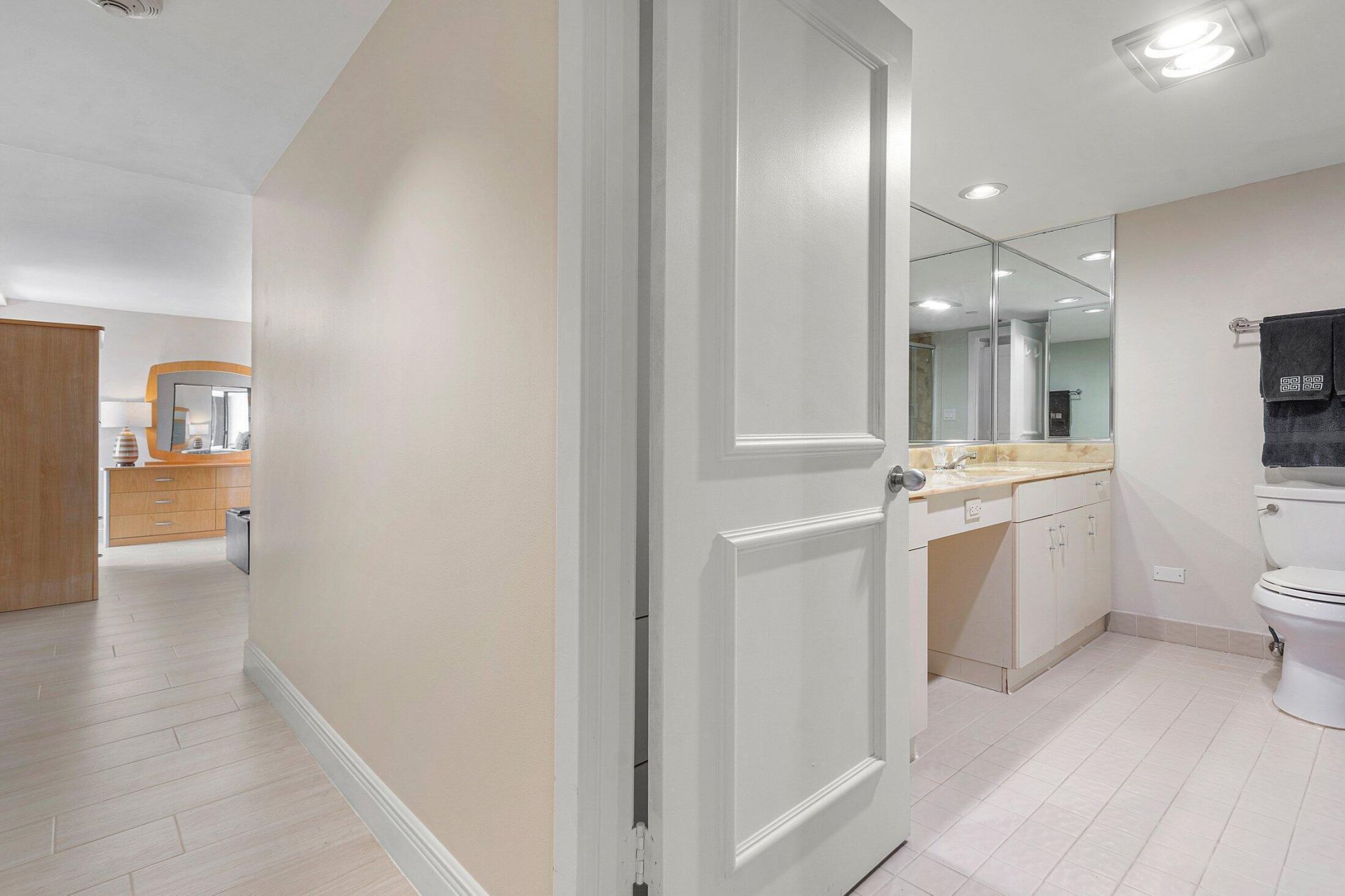 5080 N Ocean Drive, Unit 6c, Singer Island, FL 33404 Photo