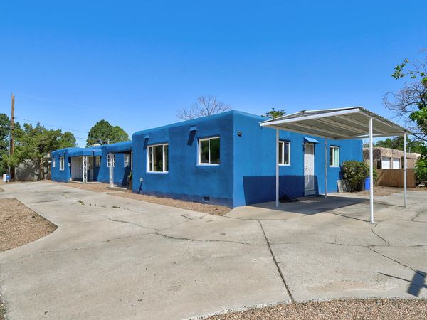 1037 Palomas Drive SE, Albuquerque, NM 87108
