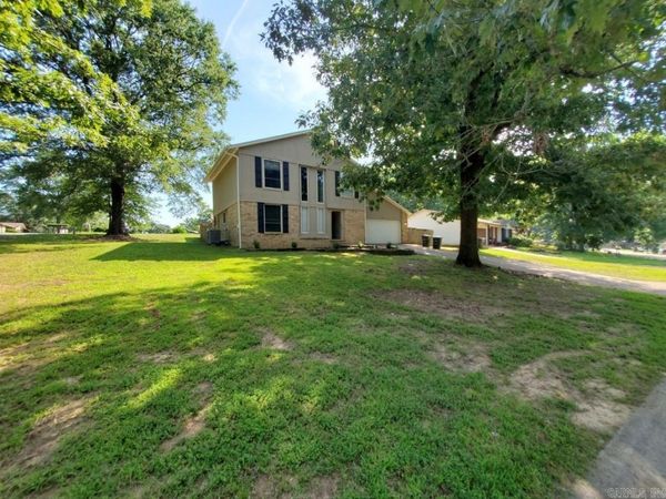 32 Del Tara Drive , Jacksonville, AR 72076