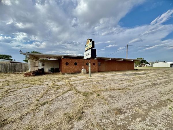 1501 N Pennsylvania Avenue, Mangum, OK 73554