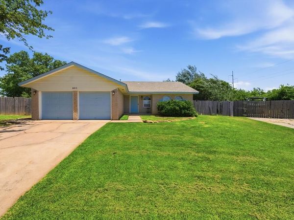 601 SW 27th Street, Moore, OK 73160