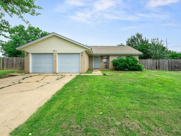 601 SW 27th Street, Moore, OK 73160