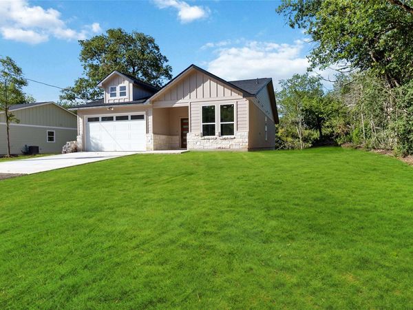 150 Palikea CT , Bastrop, TX 78602