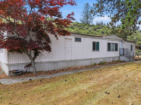 31884 E Phillips Ln, Davenport, WA 99122