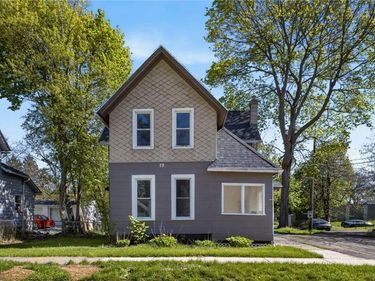 28 Upton Place, Rochester, NY 14612
