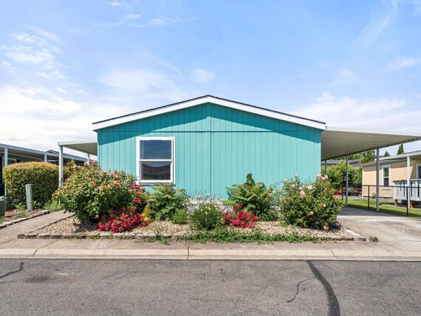 1570 S Peach Street, Unit SPC 23, Medford, OR 97501